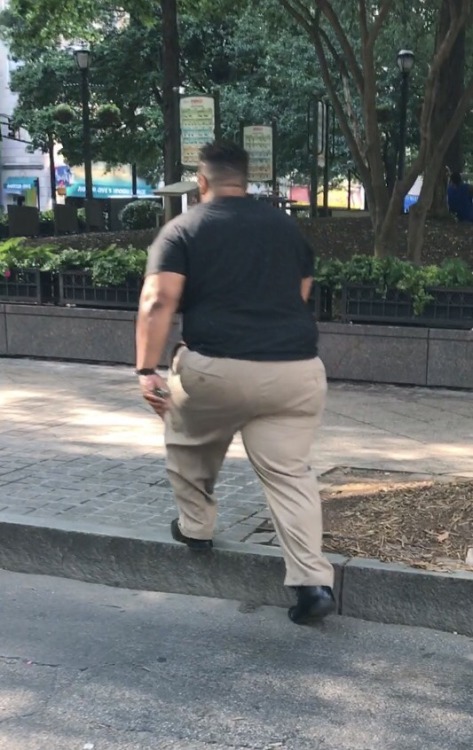 tmckenzie85:  Beefy Thickness downtown ATL! Mmmmm hmmmm. He was a cutie!
