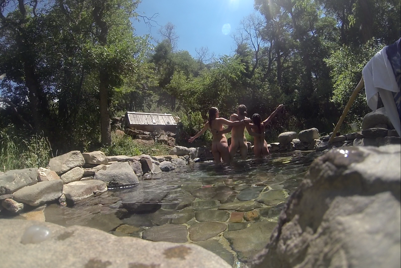 lustfullongingofadventure:  Best friends get naked together.   .