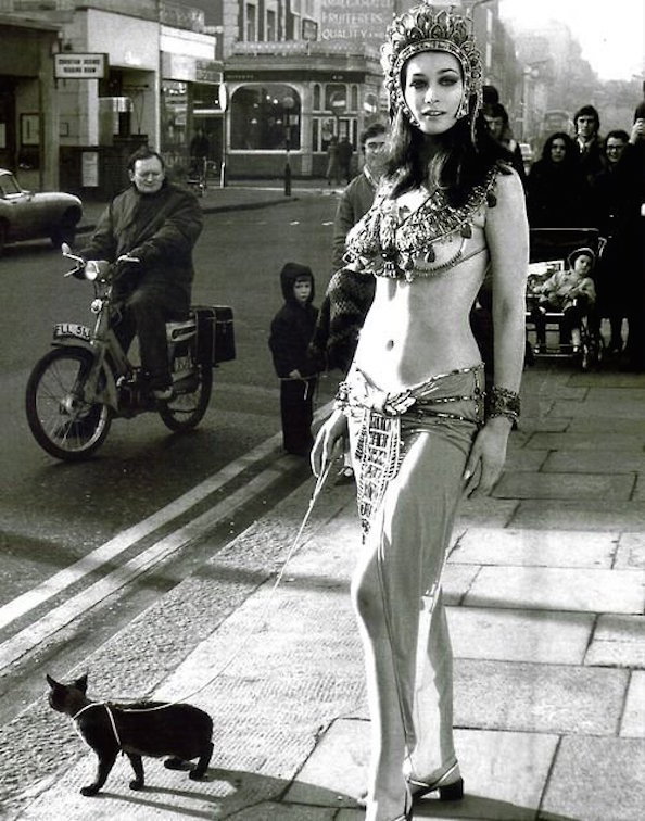 mudwerks:  (via The Grim Gallery: Exhibit 2738)   Happy Birthday to Valerie Leon