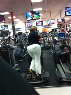 marcydiamond:  #whooty working out!! #pawg #tightpants #yogapants #bigbootywhitegirl #bigbooty #hips #curves #donk #culona #mArcydiamond  Oh yea!!!!