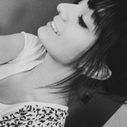 jenna-bliss:  Here’s a super old selfie in honor of the fact that I no longer take any. 