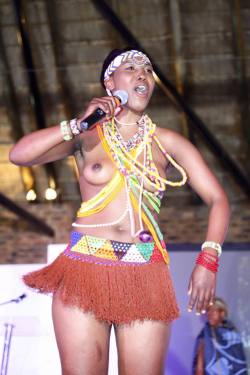   Via Indoni Miss Cultural South Africa Puseletso Maloka Doing Her Praise Song On