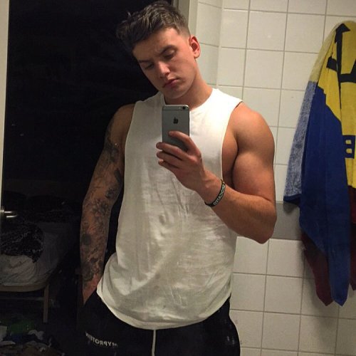 lumbrjax:  Instagram user @whatwouldkbdo http://ift.tt/1MaaRvq