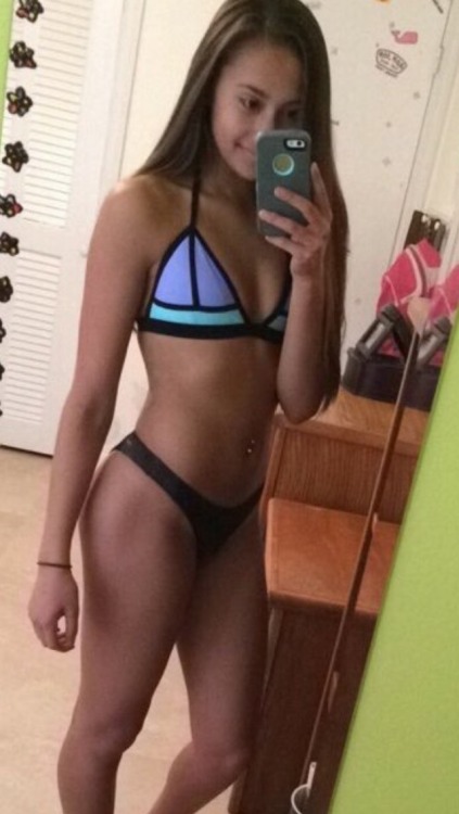 amandapanda98:  Nothing wrong with looking adult photos