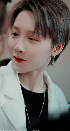 Imagine Yuxin looking at you like that ⇈