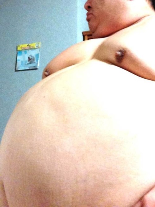 fatchasin: Damn it! Too damn hot!!! I wanna fuck that hole so bad!