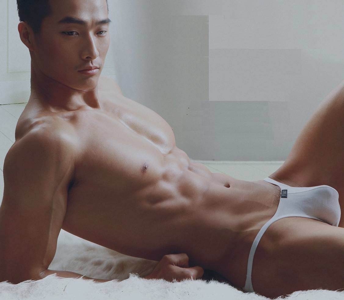 speedofan98:  www.speedofan98.tumblr.com