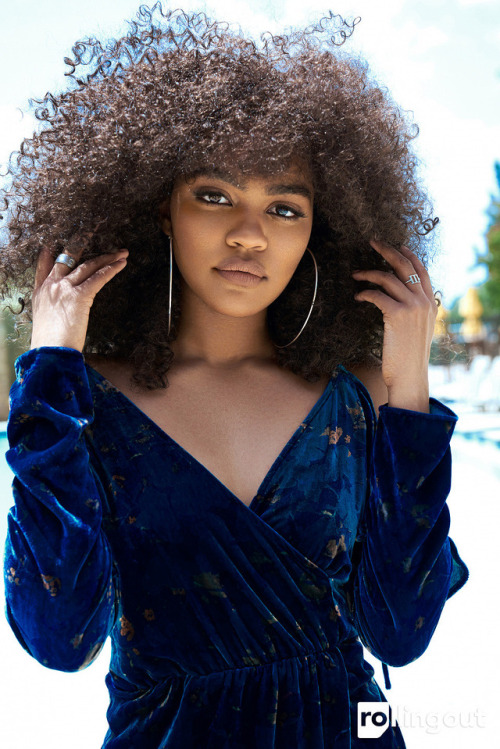 minusthelove:  chocolate–goddess:  soph-okonedo:   China Anne McClain for RollingOut Magazine    I love this girl so much yo 😍💕   She grew up.  Beauty! 