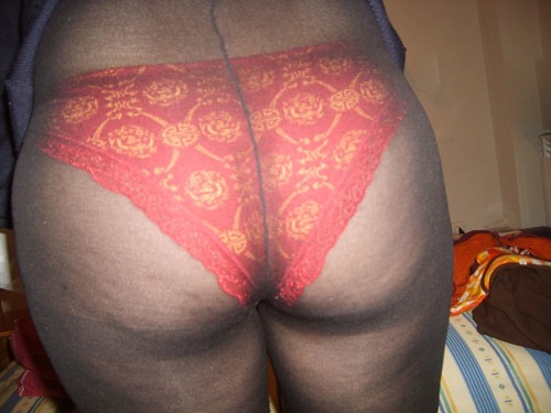 Lovely arse in tights!