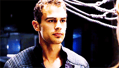 divergente-en-llamas:T