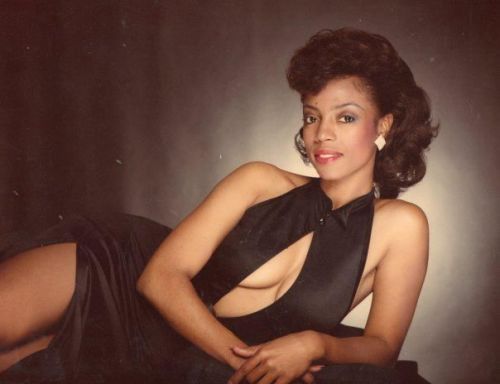 shiftworker247: Childhood Crush! Bern Nadette Stanis And She Still Phoine MY GIRL ♡