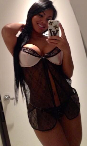 thickazzgurlz:  Phatpussygurlz  Gorgeous!Reblog & follow…    http://1moreburpee.tumblr.com