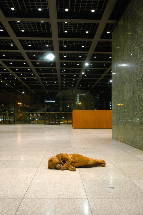 Sleeper, Mark Wallinger, Performance, Neue Nationalgalerie, Berlin, 2004Photo by Stefan Maria Rother