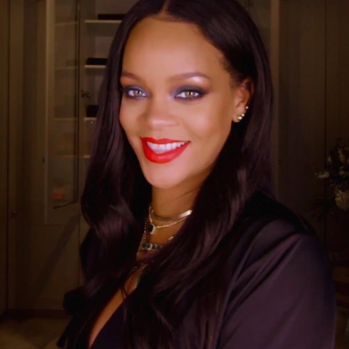 Porn Pics hellyeahrihannafenty:  UGH  Loving your smile!