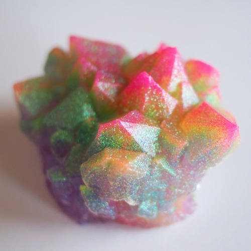 sosuperawesome:Rainbow Resin Decor, by Vintage Loser on EtsySee our ‘crystals’ tag
