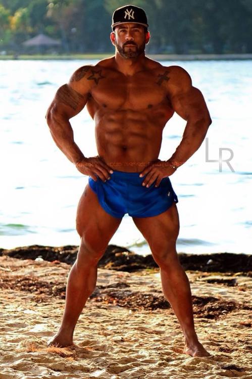 muscle-addicted:  Juan Cruz Gavilan