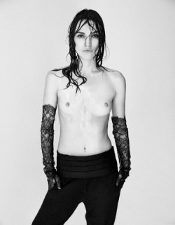 filthyvileandobscene:  Recently Keira Knightley did this, posted an unedited (besides the black and white) photo. This is in protest to her, and many other women (and men) being photoshopped to have perkier, more even boobs, more or less curves, or abs/v