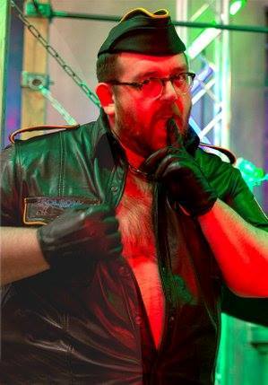 adam-and-celebrity-chubs:  Adam-and-Celebrity-Chubs post #4Nick Frost  sexy Nick