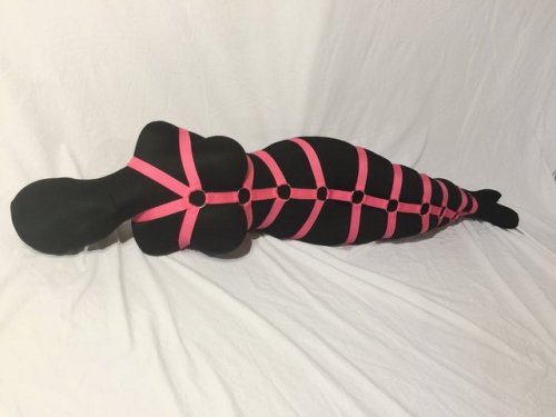 hexthings:Black Zentai bound in Pink – party of the first part
