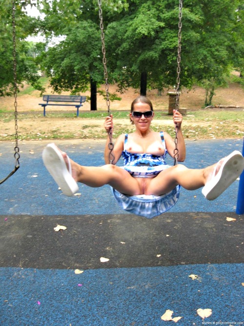 flashing-beauties:Swing around !!!!