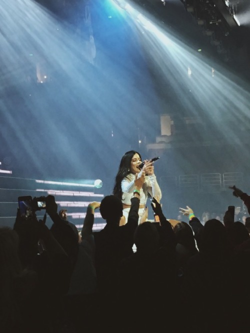 Halsey | Honda Center | 11.4.17Instagram