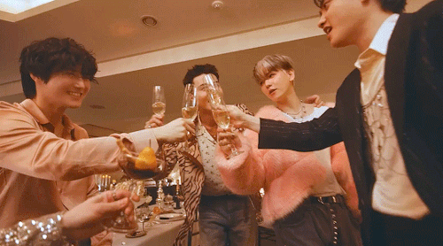 Thank You EXO For Your Comeback.