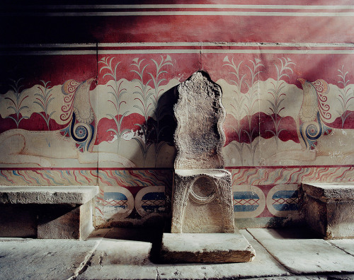 museum-of-artifacts:The Throne Room at the heart of the Bronze Age palace of Knossos,  considered the oldest throne room in Europe. Crete, 15th century BC