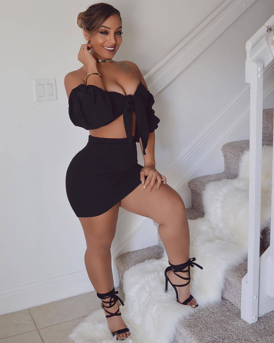 http://superwomaniac.tumblr.com/Absolute Women possess extraordinary superhuman physical