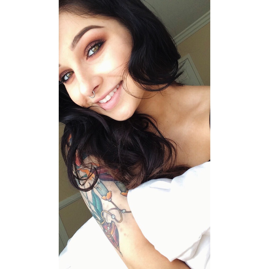 rose-j:  lickgold:  Picture of me actually smiling for the first and last time ever