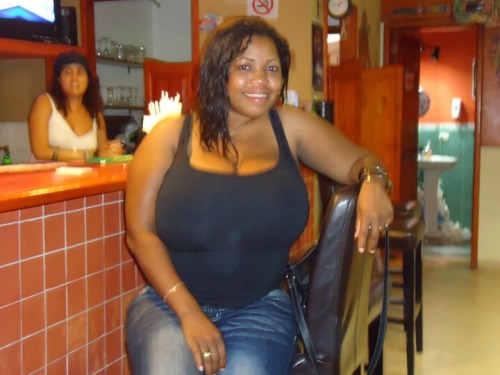 lovethemblacktitties:  funbaggery:  Bianca’s Big Basketball Baaxongas.  My kind of woman