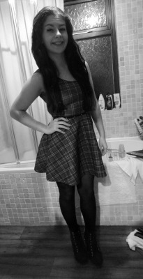 nic0tine-kisses:  dress! no editing :)  I swear how is it even possible for someone to look so perfect?