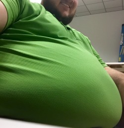 coasterbelly:  Tummy Tuesday @ 321.8lbs! 