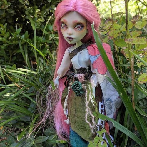 Made for the Retro Dolls US Ren Faire Master Swap Monster High by @perpetuallyconcoctin featuring Re