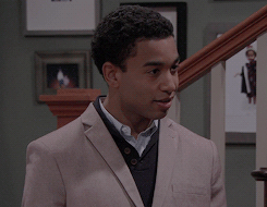 kcundercover:  Tom Williamson as Prince Promomomo in K.C. Undercover - “Daddy’s