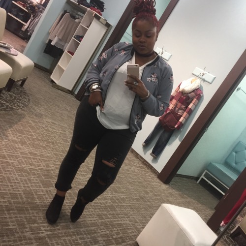 lipstickndjays:Happy Big Girl Appreciation Day, Big Fines. Y'all are so everything. It took me a lon