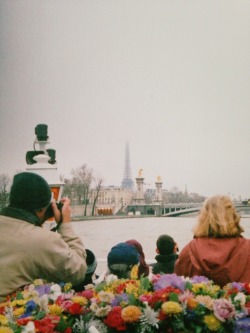 phoebefilo:  photographs i took in paris