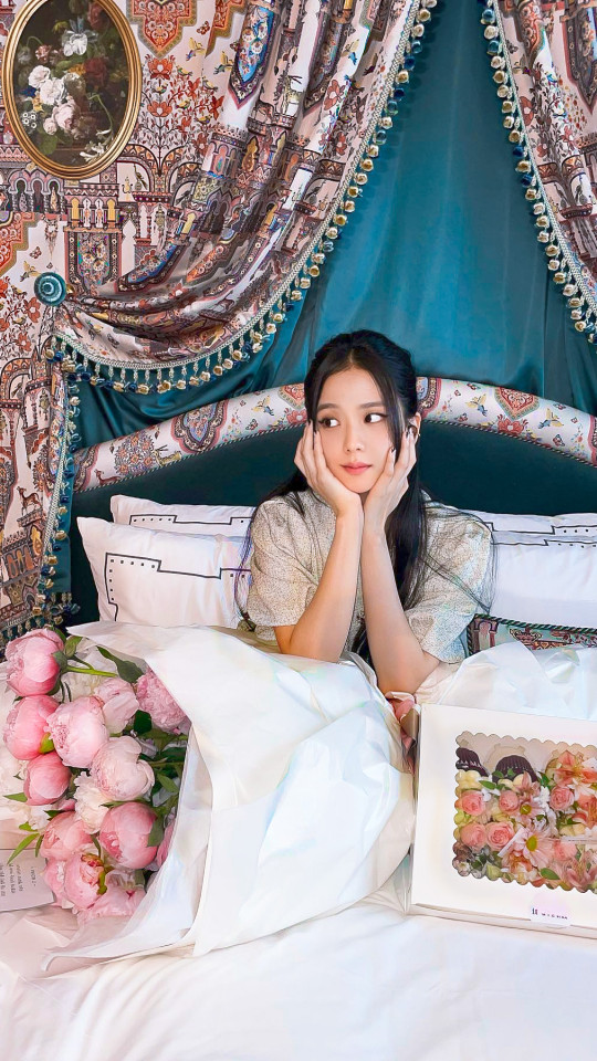 Jisoo Lockscreens