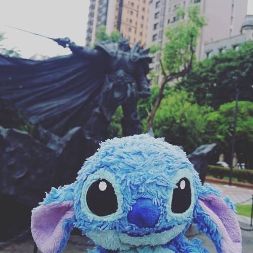 #stitch #travels #taichung #taiwan #blizzard #sculpture #worldofwarcraft #arthas #kingisborn