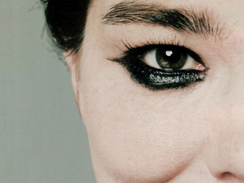 goneg0:  Bjork upclose 