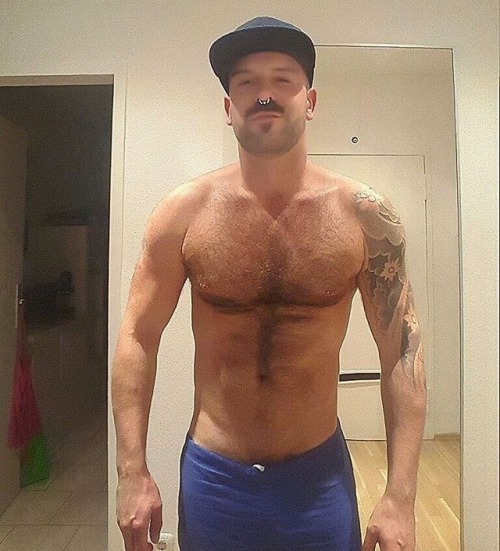 beardburnme:  thehairyone81 Instagram 