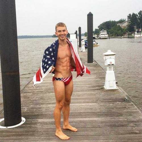 greenspeedos: I repost this guy often…because he makes me happy