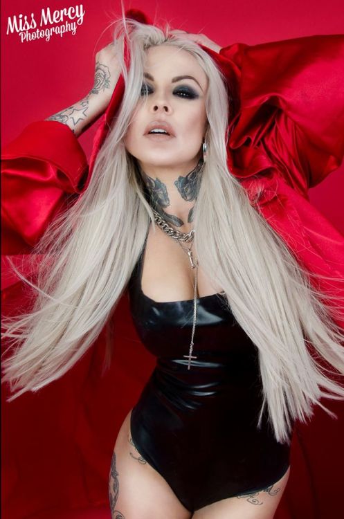 altmodelgirlcrush: Venus Starr