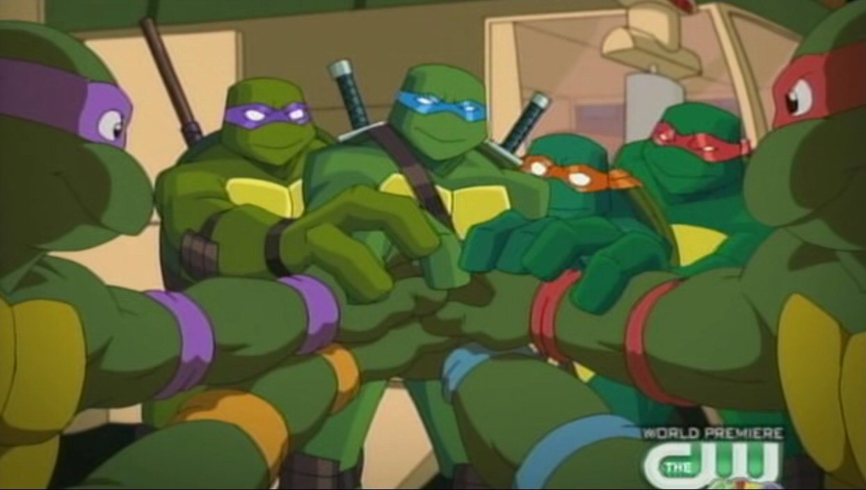 grimphantom2:  tmnt:  THE CROSSOVER IS COMING! On March 27th, the 80′s Turtles