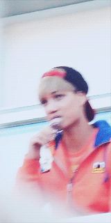 pandreos:  jongin eating ice cream ◕◡◕   