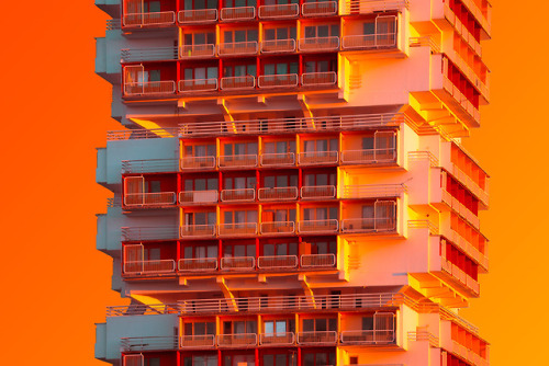 archatlas:Glowing City by Local Preacher