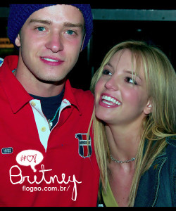 y2k-aesthetic:  zcelebs:  #tb Britney &amp; Justin  Iconic pop culture couple if you were a preteen in the early 2000s!