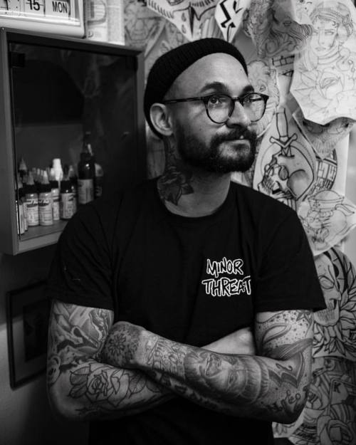 #reportagefotografie #blackandwhite #tattoo @benny7hekid @i.e.tattooing (hier: VISAVAJARA **body Modification**