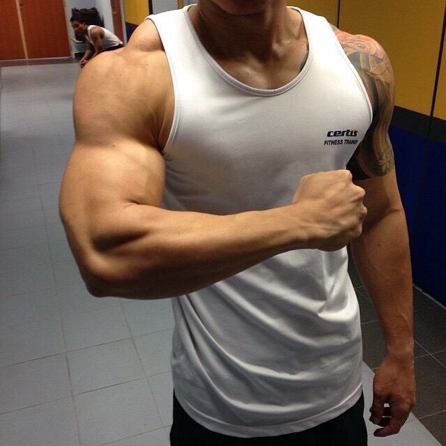 zentoniksgmuscbi:  Horny Cisco ft here. Any horny army boys wanna play in camp