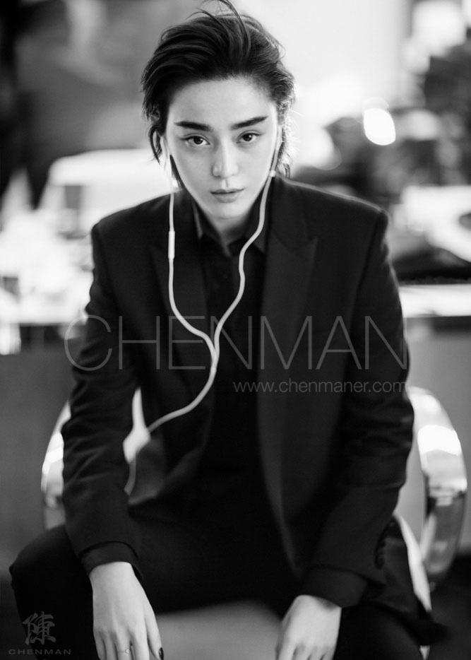 fuckyeahchinesefashion:literallyadramaqueen:Fan Bingbingturns into a beautiful man