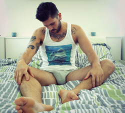 cocktaste:  }{ hot man in bed • foot massage
